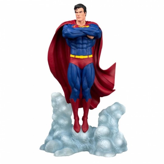 DC Comic Gallery PVC Statue Superman Ascendant 25 cm
