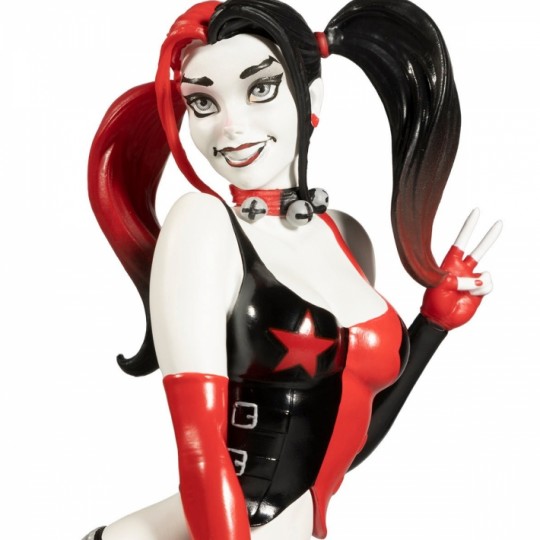 DC Comics Red,White & Black Statue Harley Quinn by Scott Campbell 18 cm