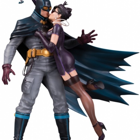 DC Comics Bombshells Deluxe Statue Batman & Catwoman 28 cm