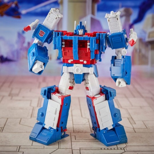Transformers: The Movie Generations Studio Commander Class Action Figure 86-21 Ultra Magnus 24 cm