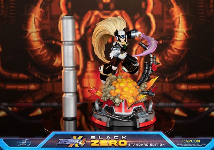 Mega Man X Statue Zero / Black Zero 43 cm