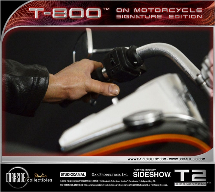 Terminator 2: Judgment Day Statue 1/4 T-800 on Motorcycle Signature Edition Sideshow Exclusive 50 cm